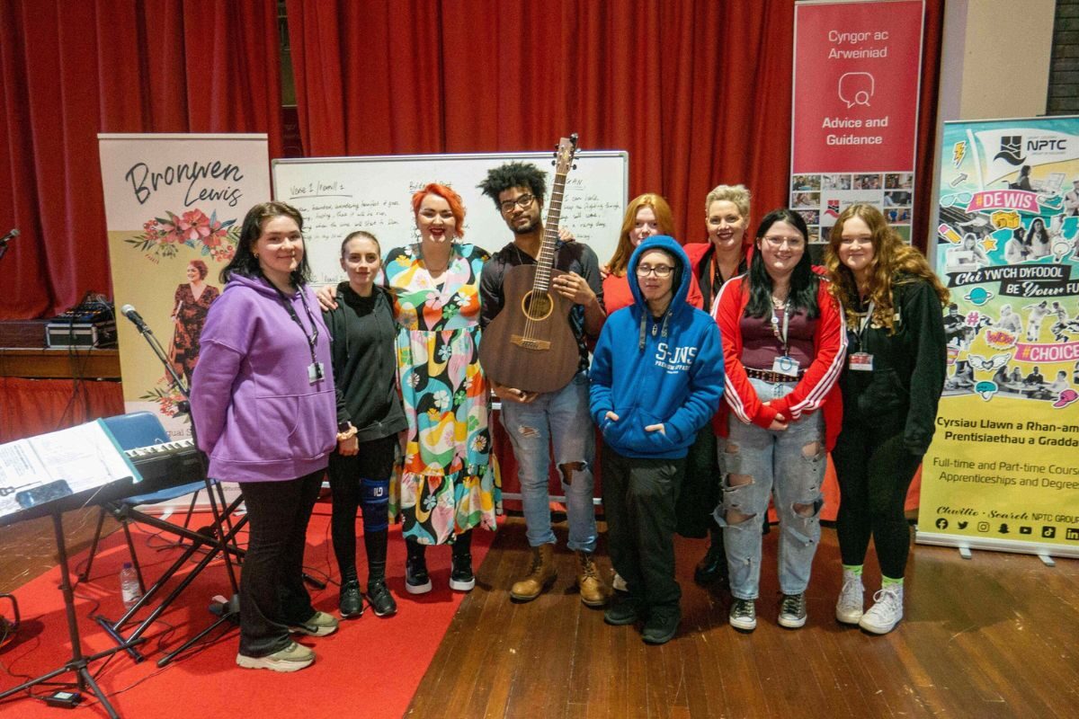 Masterclass from Bronwen Lewis Hit a High Note With Students