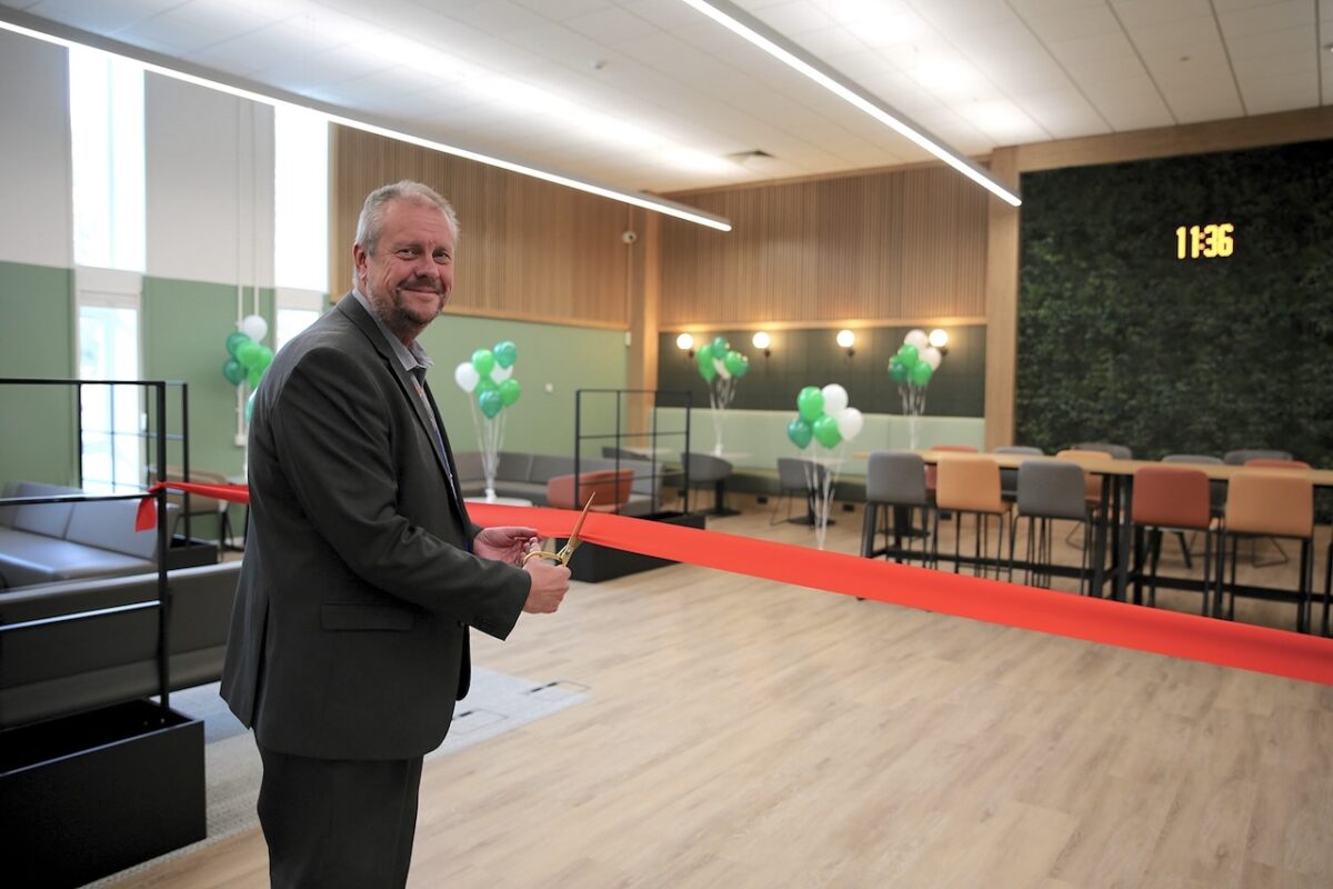 David Pullein, Leeds College of Building Vice Principal, officially opens the new student facilities at North Street Campus cutting a red ribbon at the new facilities entrance.