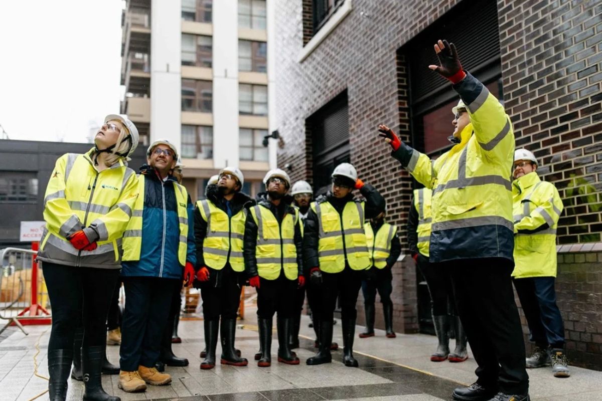 Students receiving a tour of Wood Wharf at the Open Doors preview event @SHARBINSON-@LIGHTFOOTAGENCY